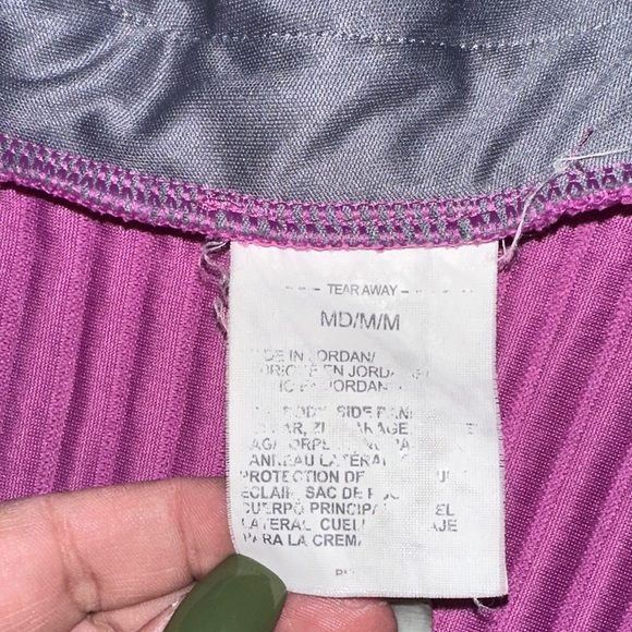 Under Armour Women's Vibrant Pink Fitted Vest - TPC Sawgrass. NWOT - Picture 9 of 9